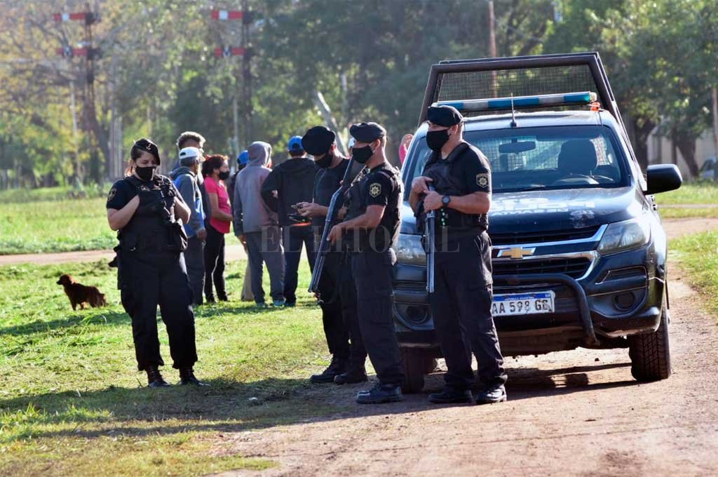 «Locos cortenlá… dején de tirar tiros !!!»