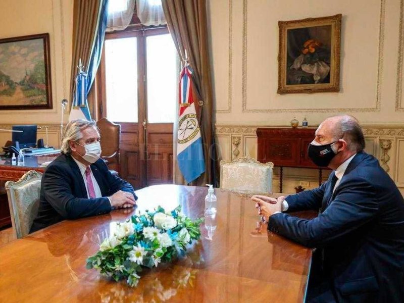 Alberto Fernández se reunió en Rosario con Perotti