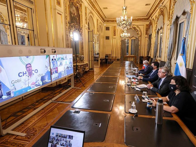 El Presidente se reúne con 12 mandatarios para analizar la situación epidemiológica