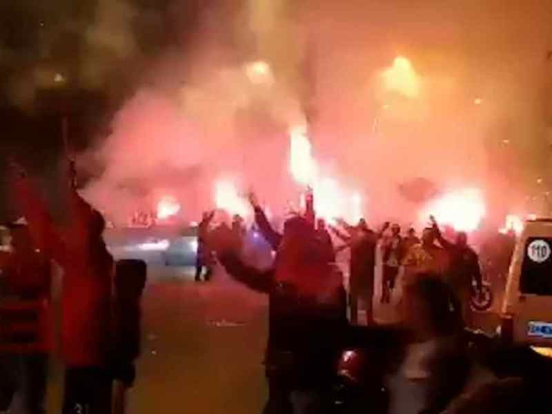 Video: banderazo de hinchas de Newell’s  en Rosario deja más de 100 detenidos