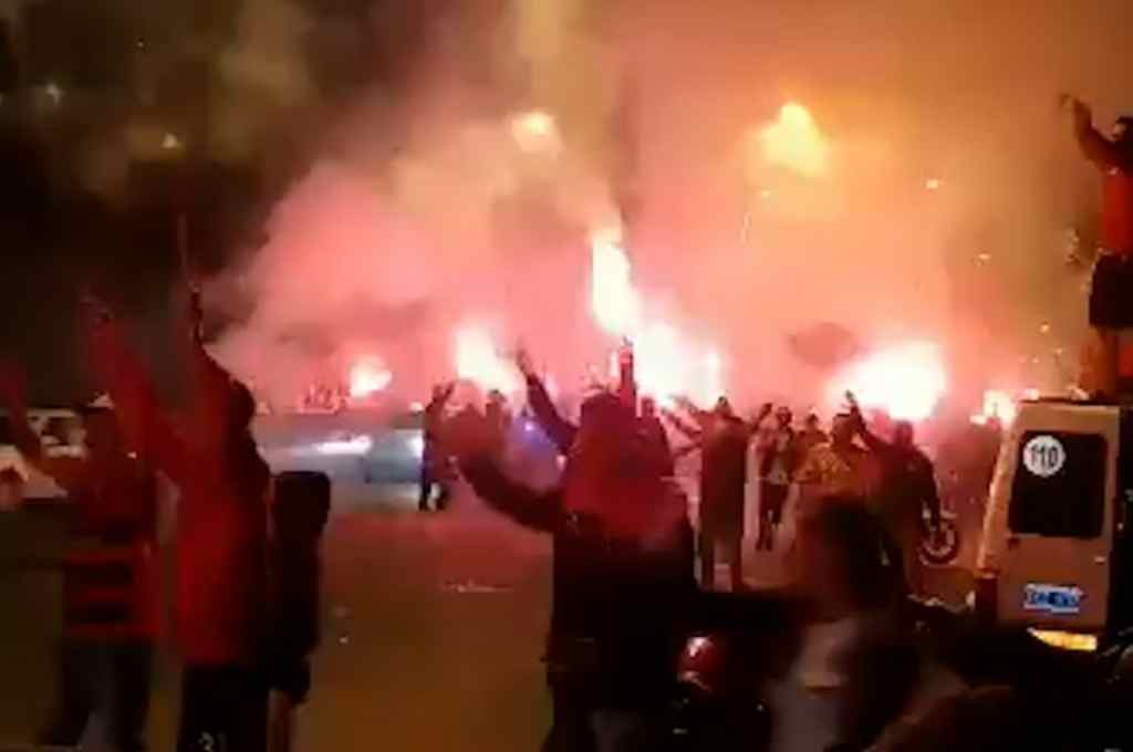 Video: banderazo de hinchas de Newell’s  en Rosario deja más de 100 detenidos