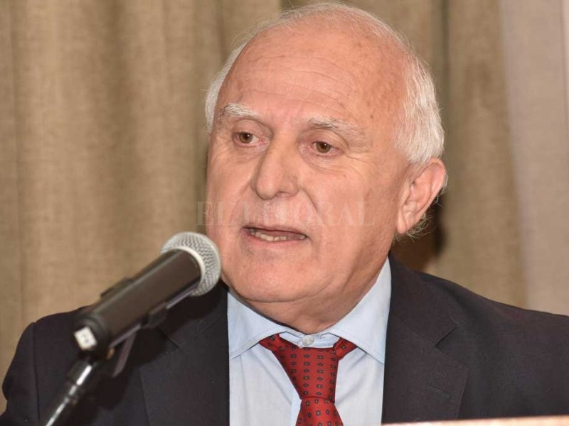Lifschitz continúa «estable», internado en terapia intensiva