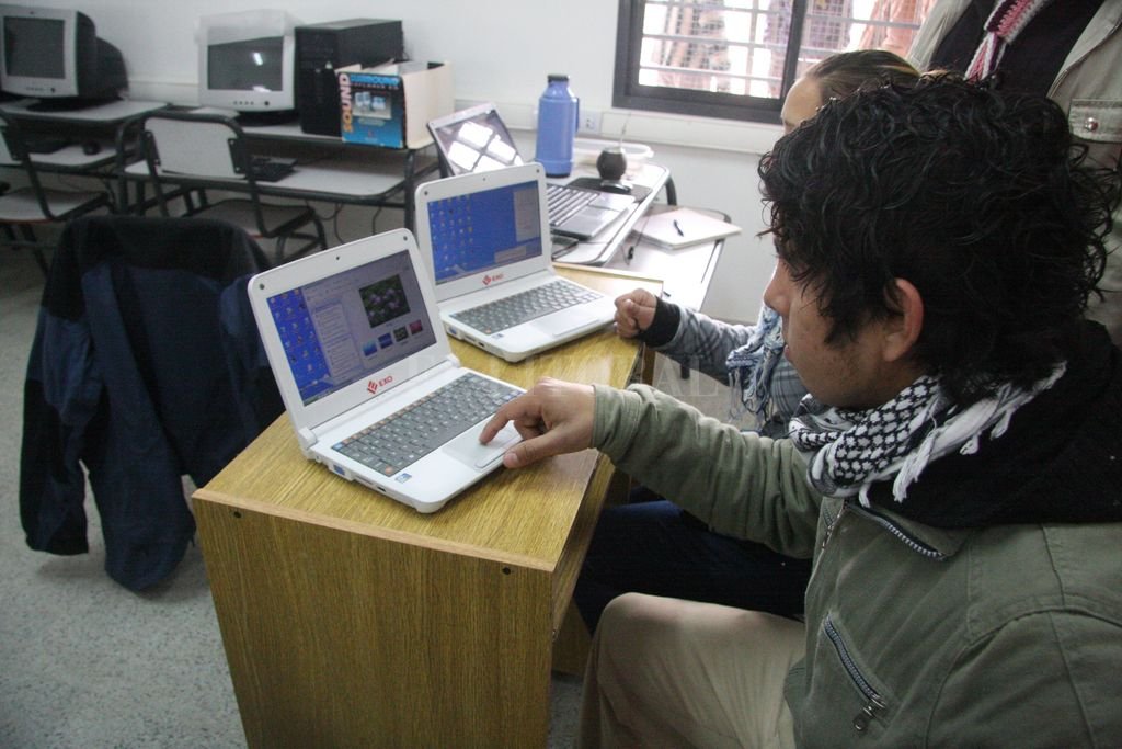 Alberto Fernández anunciará un plan para entregar netbooks a 633 mil estudiantes de escuelas secundarias