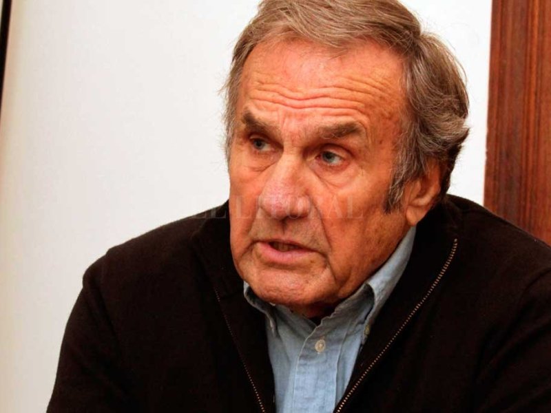 Descartan una «hemorragia alta» en Carlos Reutemann