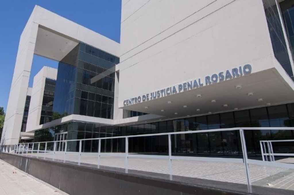 Armas ilegales: prisión preventiva para dos de los policías procesados en el caso