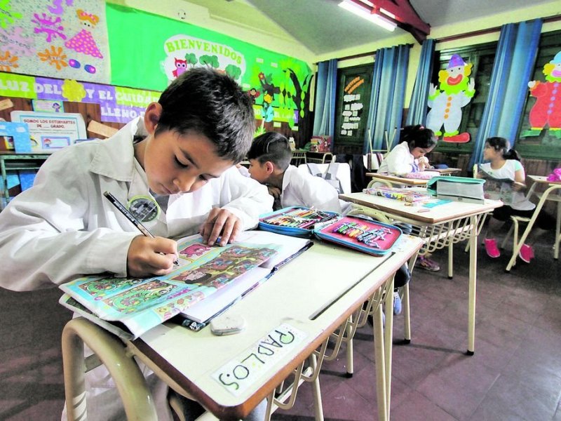 Familiares de alumnos llevan una propuesta al Gobierno provincial de «presencialidad optativa»