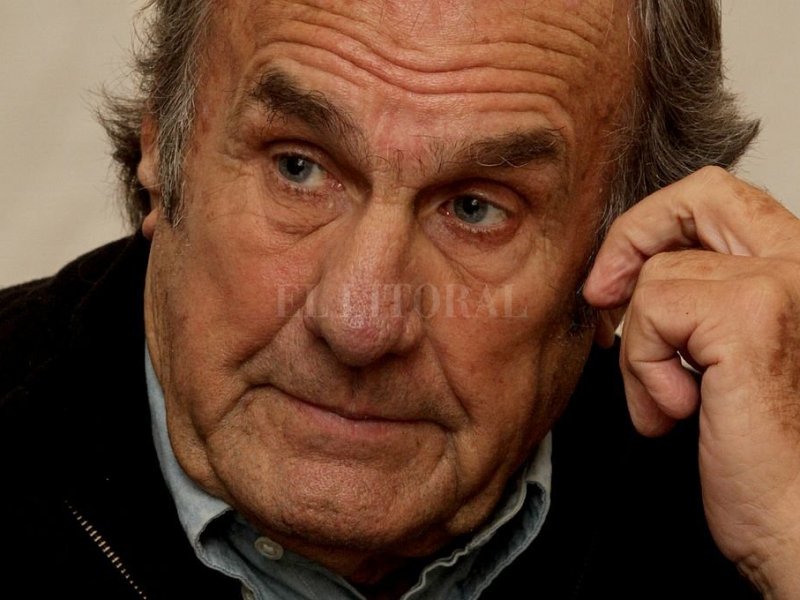 Reutemann pasó la noche «estable» pero su pronóstico aún es «reservado»