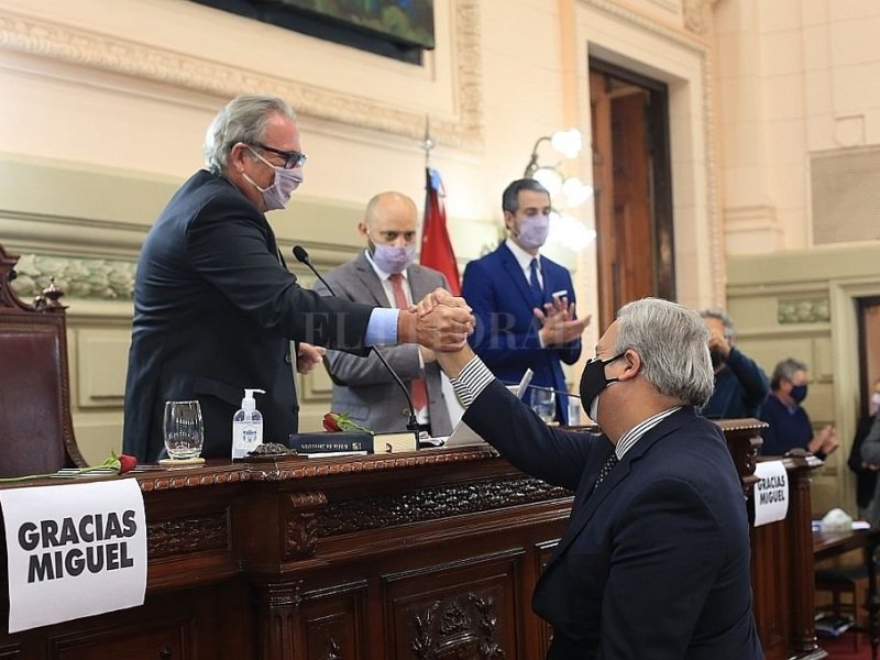 Farías asumió con el compromiso de cumplir el legado de Lifschitz