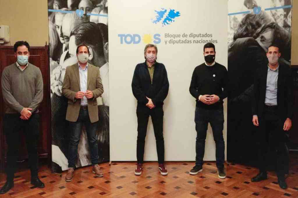 Máximo Kirchner y Marcos Cleri recibieron al intendente de Pérez y el presidente comunal de General Lagos