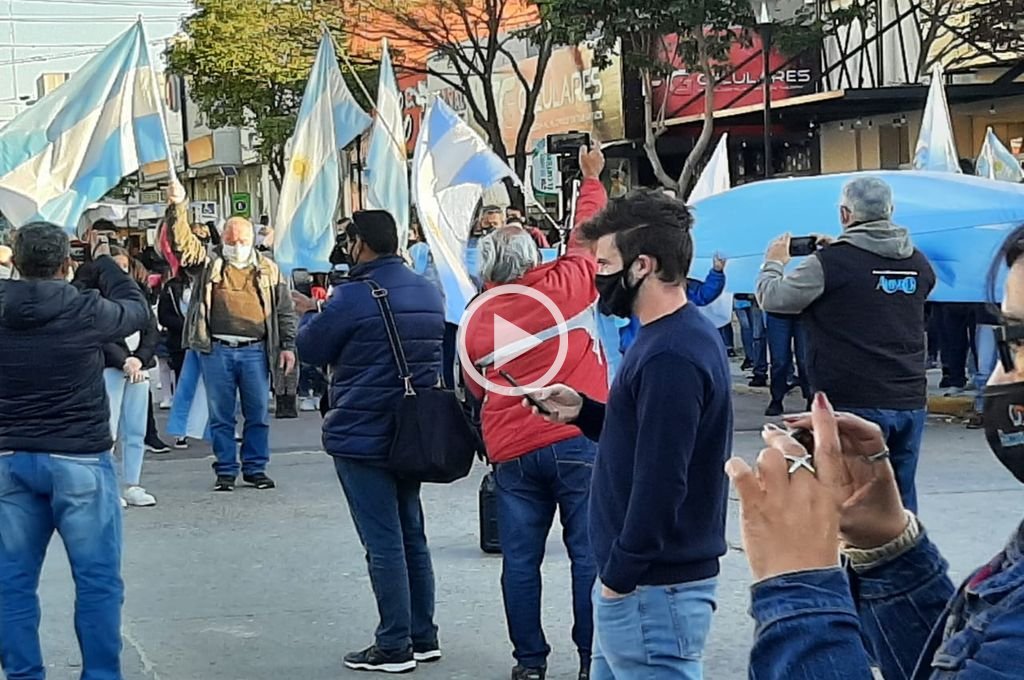 Video: decenas de personas se manifestaron contra las restricciones en Reconquista