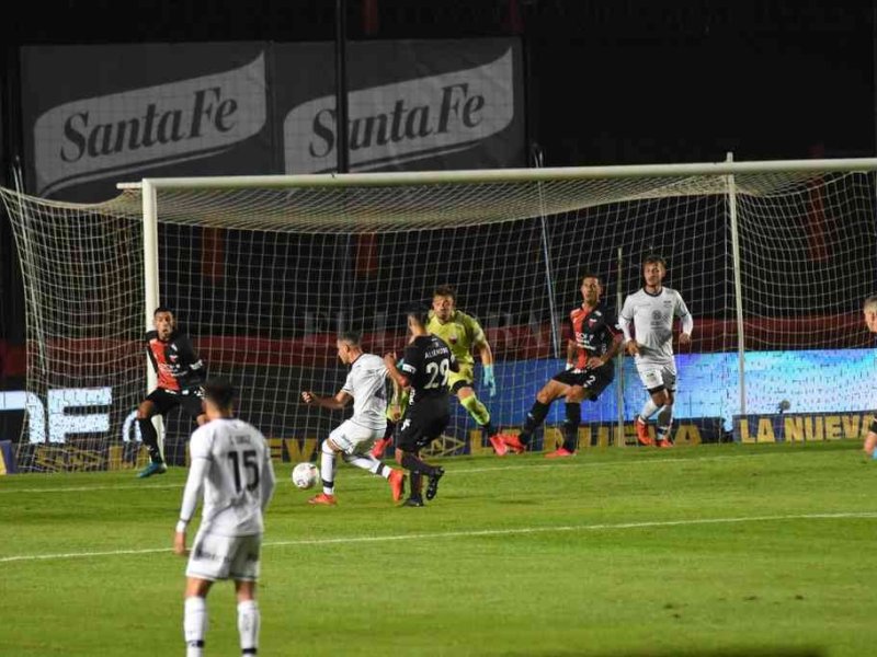 Colón: hisopados negativos pero otro descartado en la zaga, Bruno Bianchi