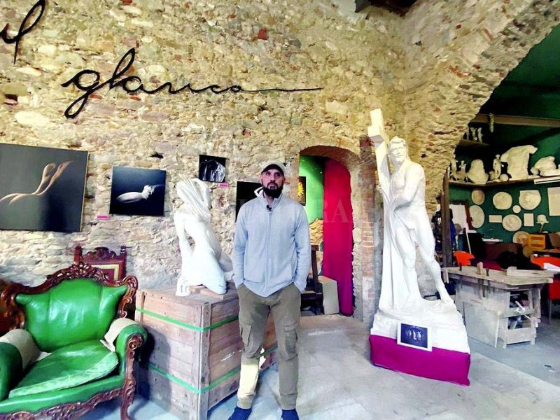 La escultura de un santafesino se une a Miguel Ángel para crear una trilogía histórica