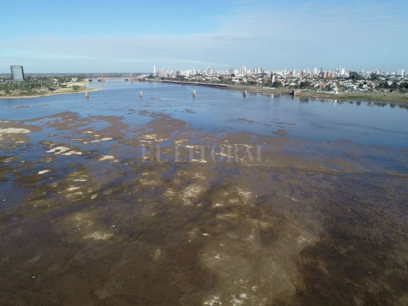 El Río Paraná bajó a 45 cm en Santa Fe y es el récord de los últimos 50 años