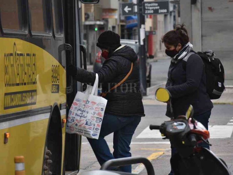 Colectivos: emergencia declarada en la ciudad de Santa Fe y tarifa congelada por 5 meses