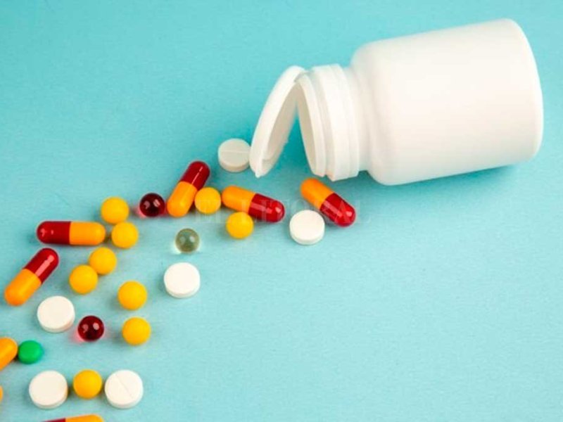 De 16 pastillas a dos: cómo se  aprende a convivir con el virus