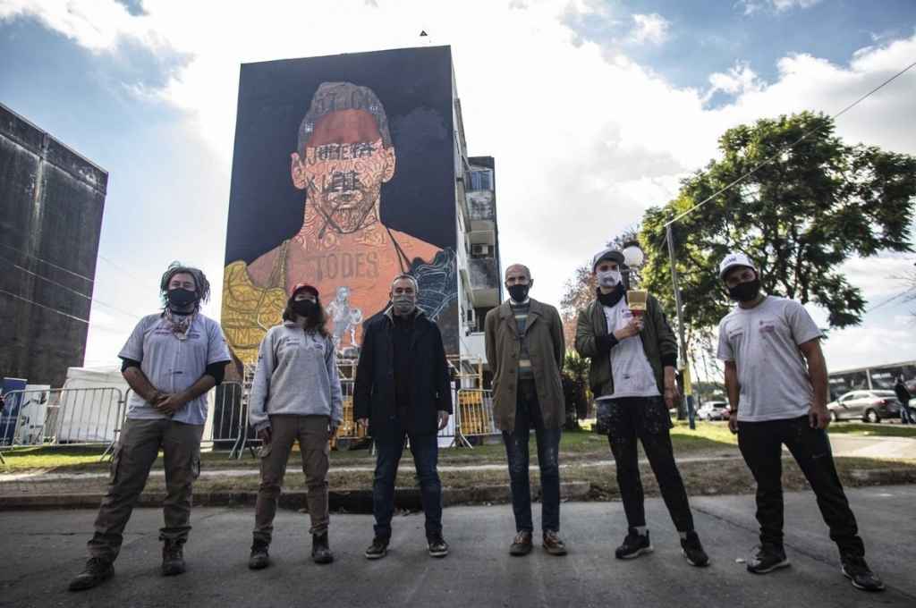 Inauguran un mural de Messi frente a su escuela en el barrio La Bajada de Rosario