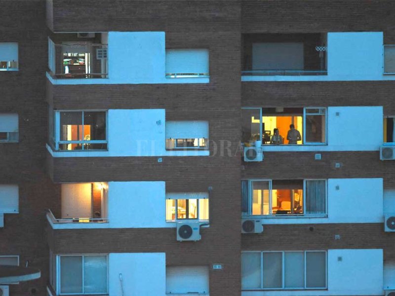 En un hogar es más frecuente que quien no fue vacunado contra el Covid contagie a sus convivientes