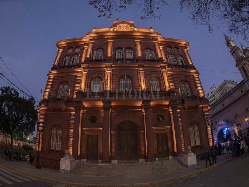 De qué se trata y qué avances tiene el ambicioso plan de Rosario para eliminar los expedientes en papel