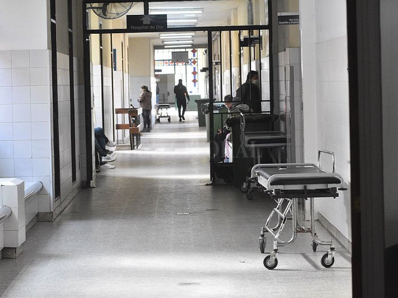 Según un estudio del hospital Cullen, el avance de la vacunación redujo las internaciones y la mortalidad