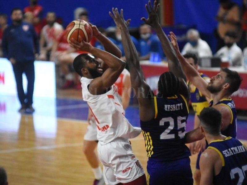 Unión perdió en un final apretado ante Boca por el Súper 20