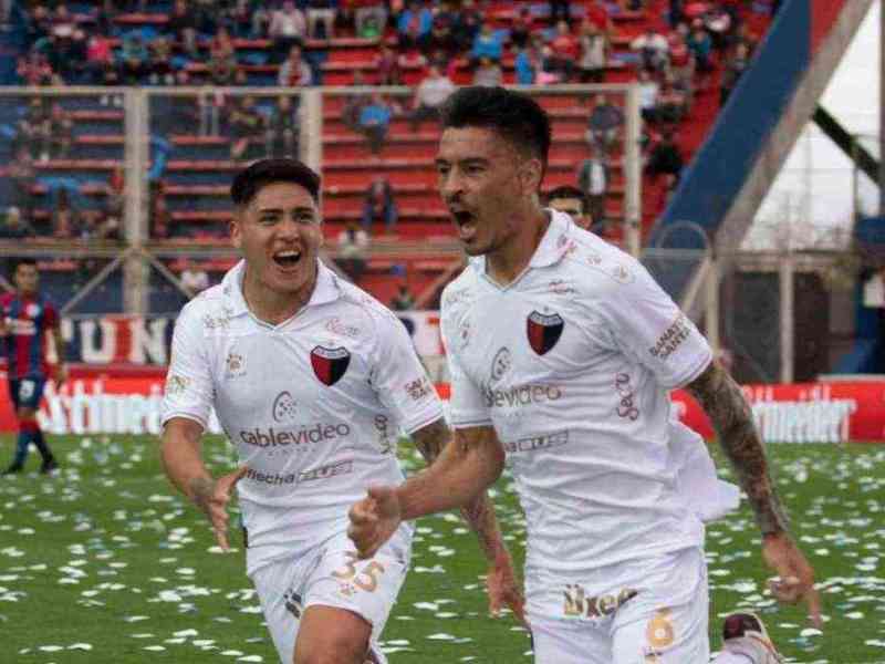 Colón, de los papelitos  al «papel» del campeón