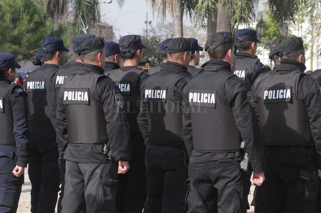 Solo 2 de cada 10 policías de Santa Fe dispararon su arma de fuego en el último año