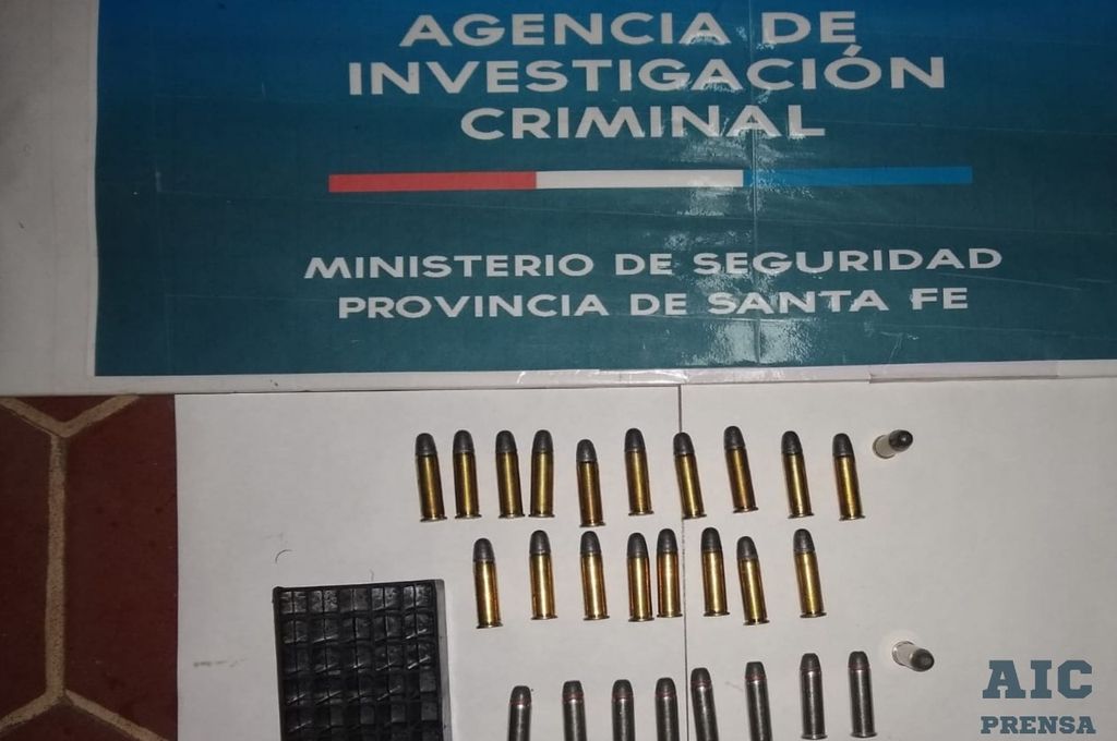 Video: atraparon en Rafaela a dos menores armados con pistolas 9 mm. cargadas