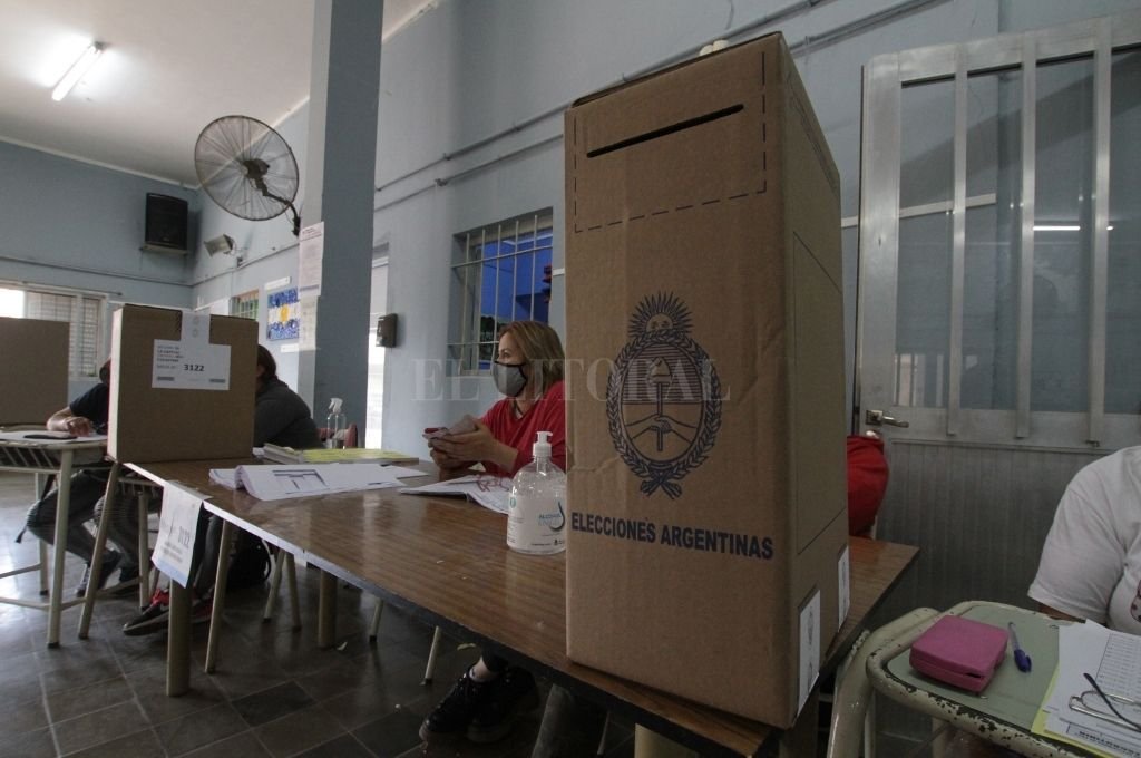 Comienzan a cobrar las autoridades de mesa