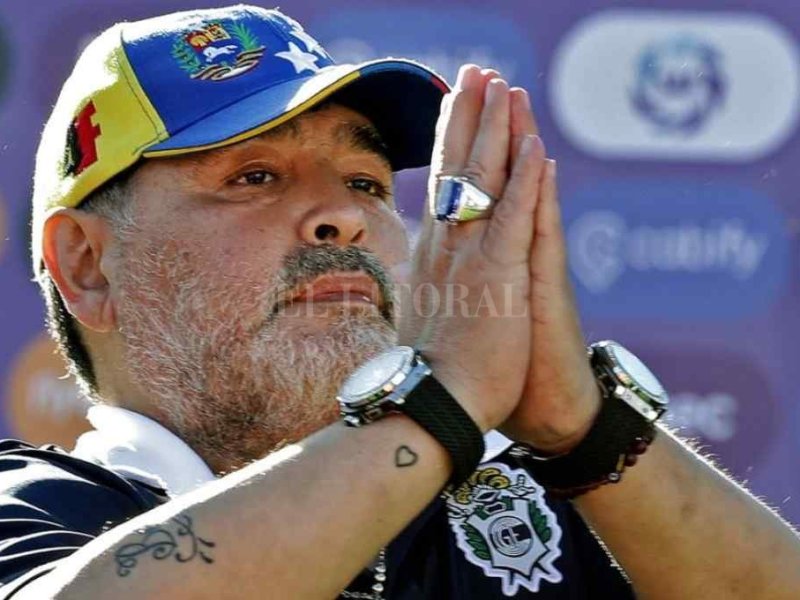 Colón y Unión recordaron a Diego Maradona en el día de su cumpleaños