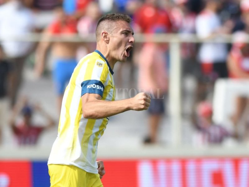 Marco Ruben igualó el récord de Kempes como goleador de Central