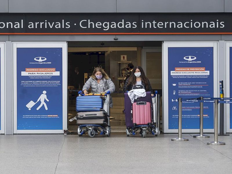 Los viajeros que ingresen a Santa Fe deben tener vacunación completa y PCR negativo