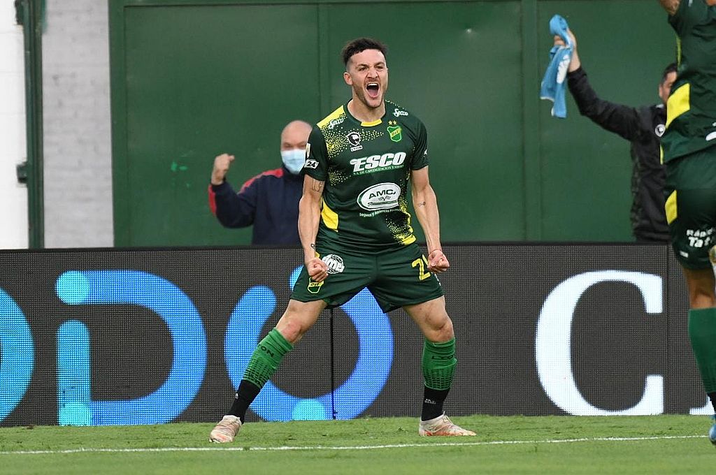Defensa y Justicia goleó a Rosario Central y se metió en zona de Copa Sudamericana