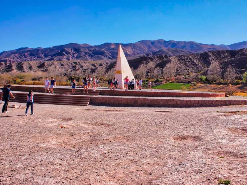 Huacalera: La quebrada más luminosa