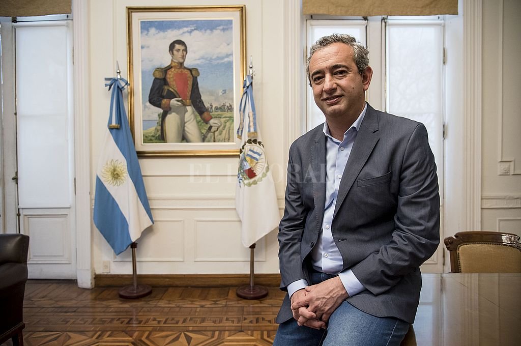 #FuerzaPablo, el apoyo a Javkin tras anunciar que padece una «patología prostática»