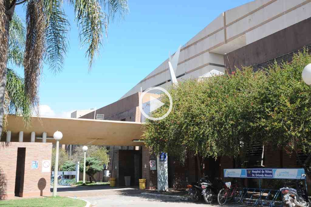Un bebé se encuentra grave tras desplomarse una mampostería en un colegio santafesino