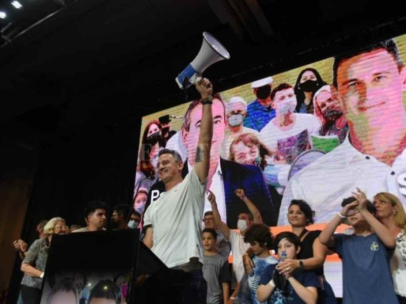 En una elección ajustada, las cinco listas llegaron al concejo en Rosario