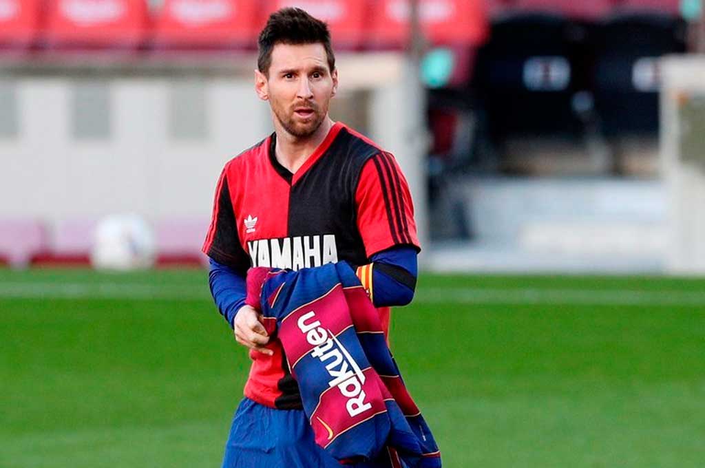 Messi no puede creer la ausencia de Maradona
