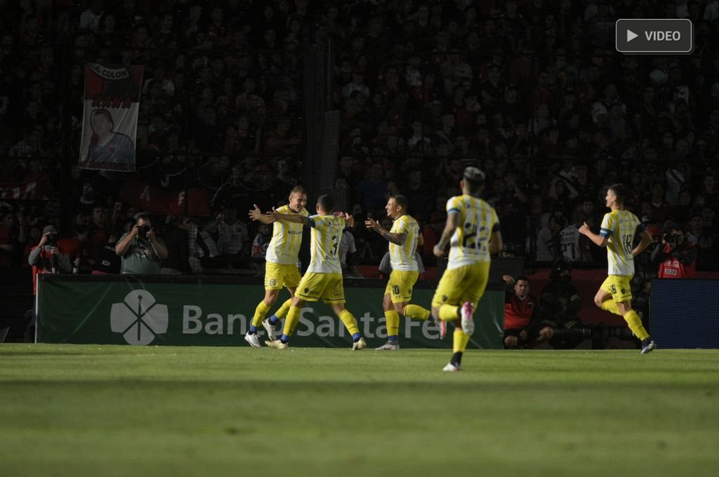 Rosario Central goleó a Colón en Santa Fe
