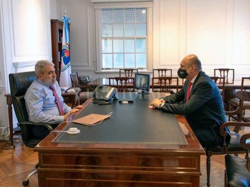 Perotti se reunió con Aníbal Fernández previo al encuentro con el presidente