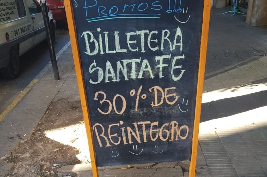 Perotti en la esquina de mi casa