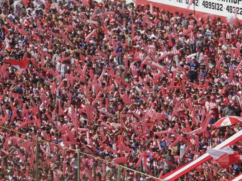 Unión «revienta» el 15 de Abril con 27.000 almas tatengues