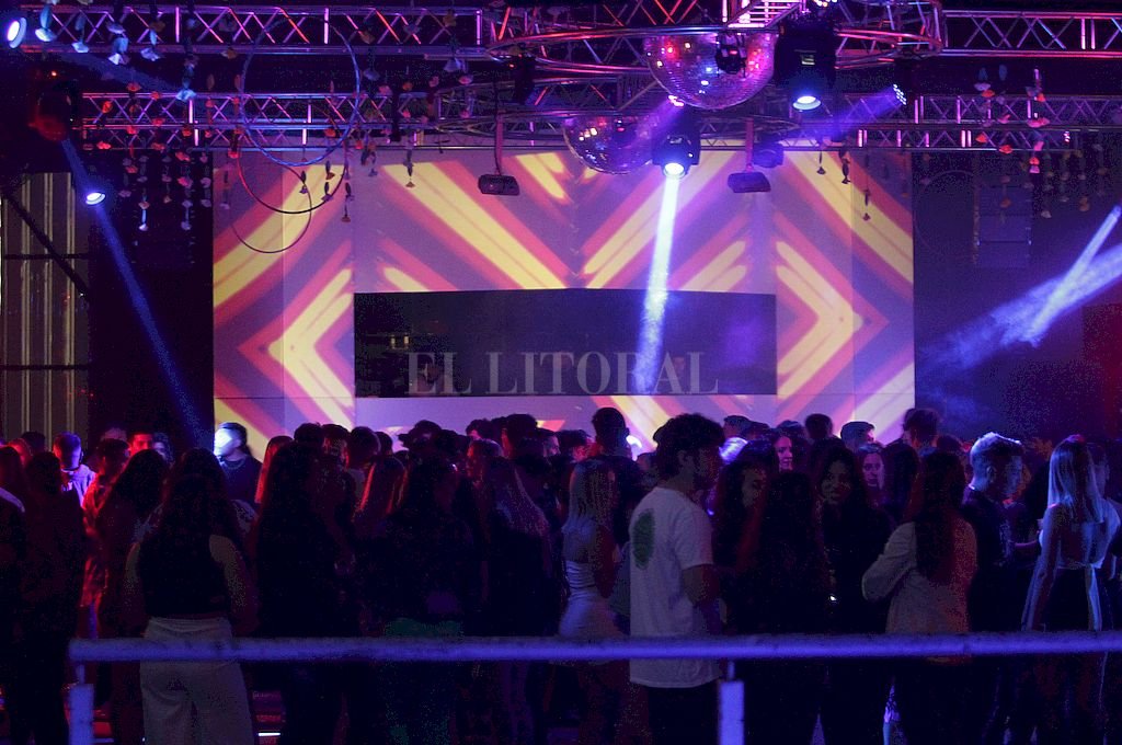 Santa Fe exigirá desde el 21 de diciembre «pase sanitario» en eventos masivos
