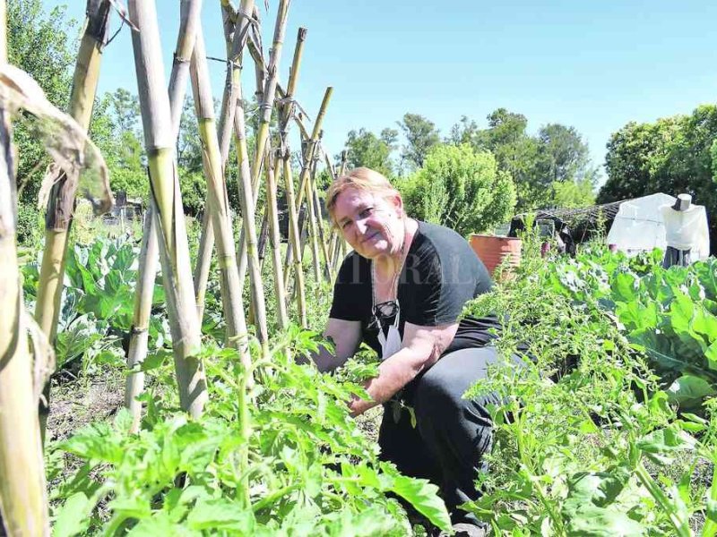 Ramona Romero, toda una vida entregada a la huerta familiar