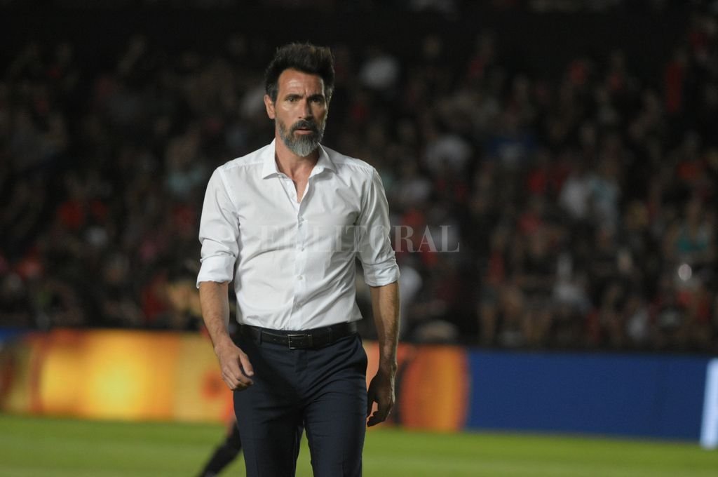 En medio de los rumores, Domínguez se fue de Santa Fe