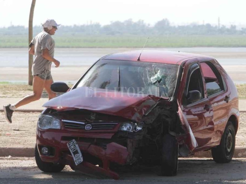 Fuerte accidente en la costanera santafesina durante la madrugada de Navidad