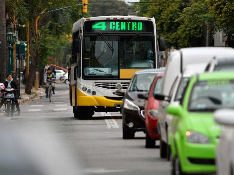 Hay 30 choferes afectados por Covid-19 y  podría restringirse el servicio de colectivos