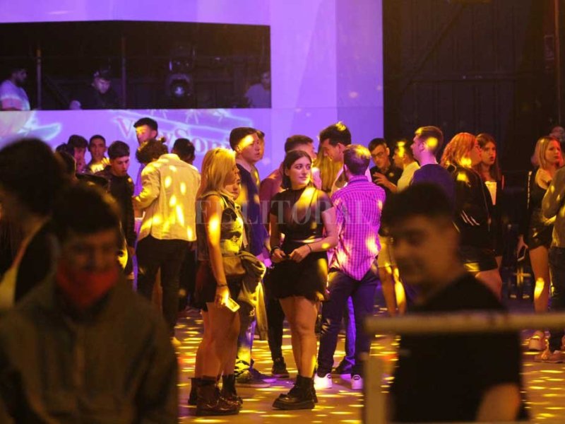 Pandemia: la provincia de Santa Fe continúa desaconsejando eventos masivos