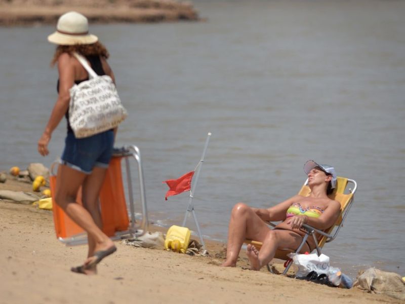 El calor no se va: se renovó el alerta por altas temperaturas para Santa Fe y gran parte de Argentina