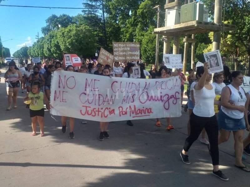 Voces en la marcha por el crimen de Marina: «Queremos que esto no suceda nunca más»