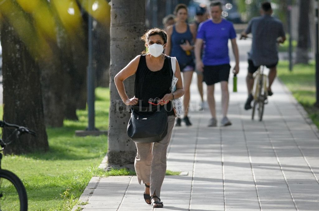 La provincia de Santa Fe informó cuatro muertes y 5.693 nuevos casos de coronavirus